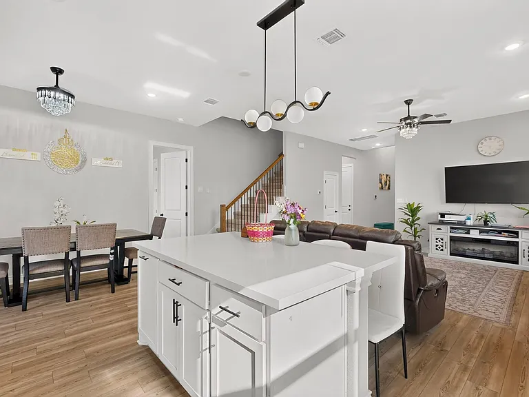 108 Red Camella Dr — Photo 8