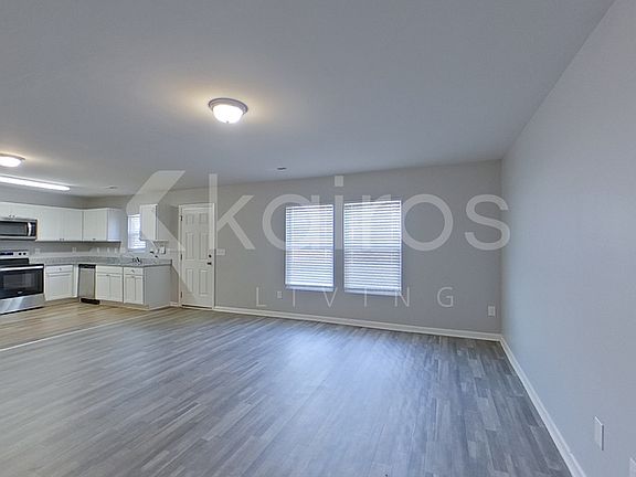 3rd image of 3917 Miller Dr