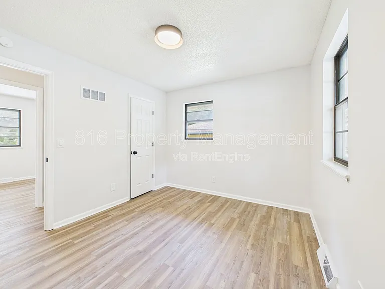 8622 E 108th Ter — Photo 17