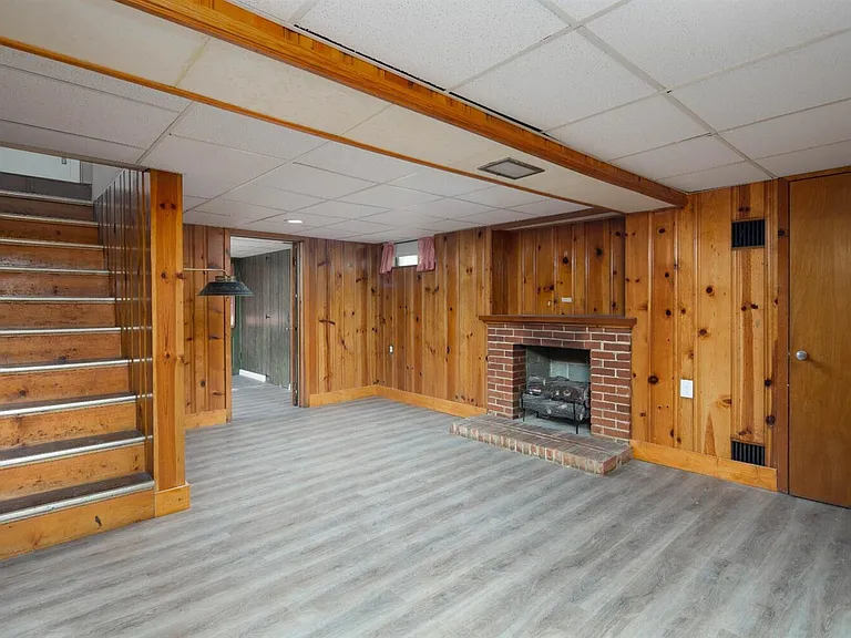 1220 Hammond Ave — Photo 12