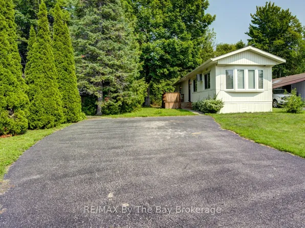 55 Georgian Glen Dr, Wasaga Beach, ON L9Z 1K7