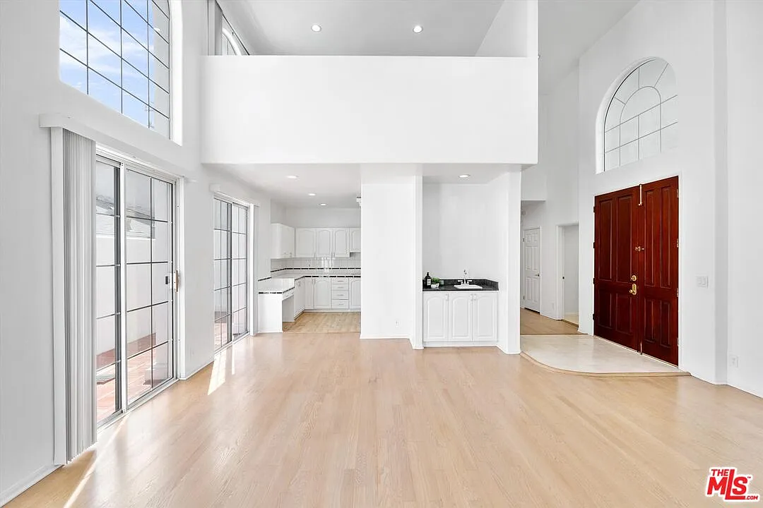 2 bed, 2.5 bath, 1848 sqft, $5,995 — Photo 1