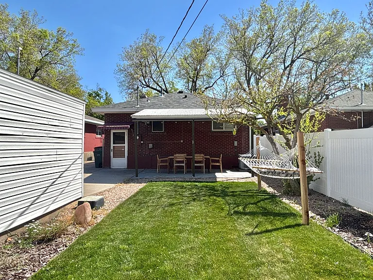 631 E Downington Ave — Photo 33