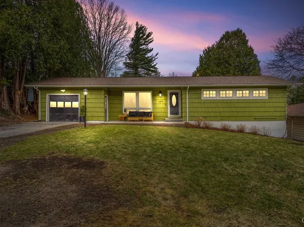 109 Camillus Park Dr, Camillus, NY 13031