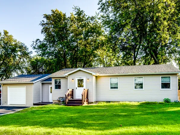 114 W North St, Elwood, IL 60421