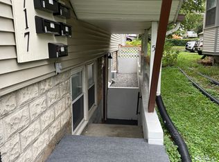 717 E Washington St APT 5, Iowa City, IA 52240