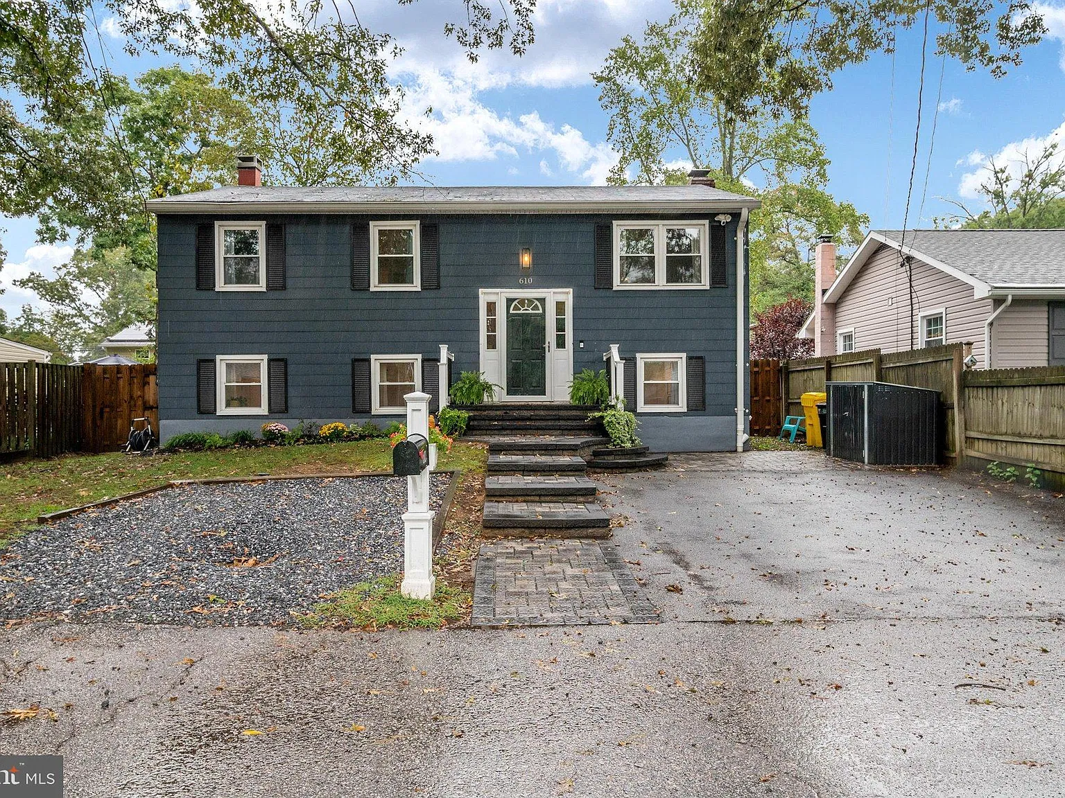 4 bed, 2.0 bath, 1686 sqft, $3,400 — Photo 2