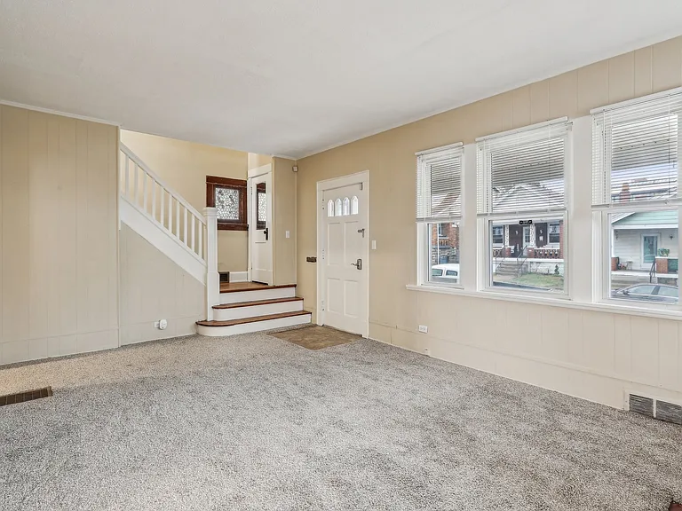 526 Berry Ave — Photo 8