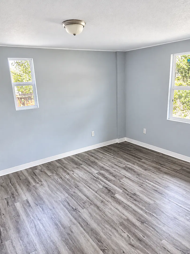 Recently Remodeled 2BR/1BA Zephyrhills Home Water & Sewer Included! — Photo 3