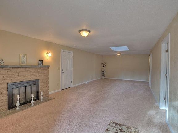 4th image of 22242 SE 304th St