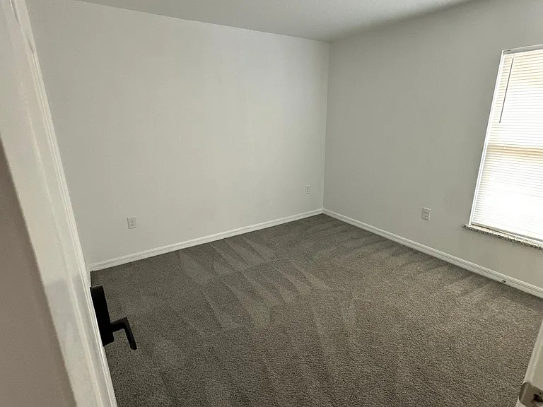 302 Avenue P NW #A — Photo 2