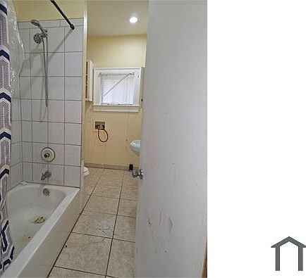 5th image of 1760 Queen St S