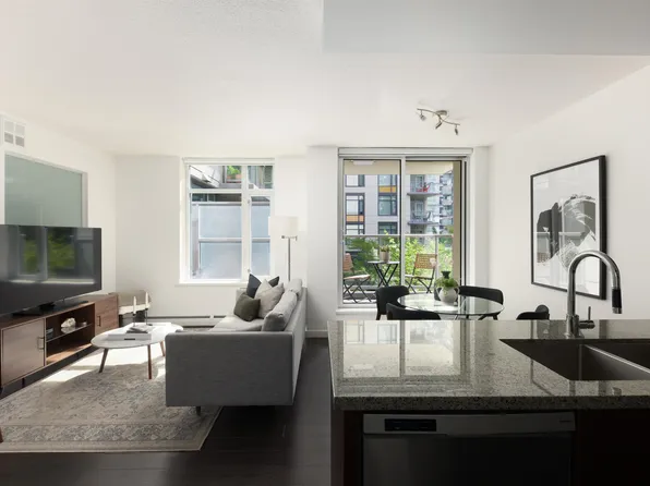 138 W 1st Ave #301, Vancouver, BC V5Y 0H5