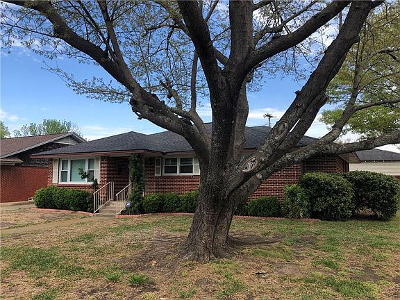 3rd image of 303 W Orange St