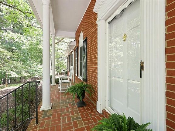 4th image of 2036 E Pine St