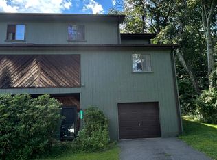 7222 Onawa Ct, Cresco, PA 18326