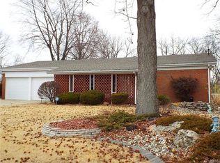 375 Vaughn Dr, Wood River, IL 62095