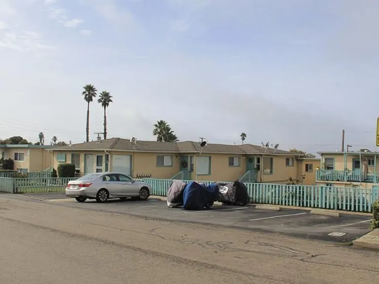 1125 Monterey Ave #5 — Photo 1
