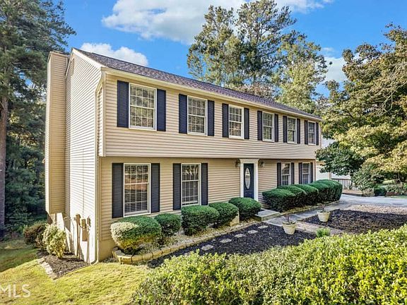 2nd image of 645 Sailwind Dr