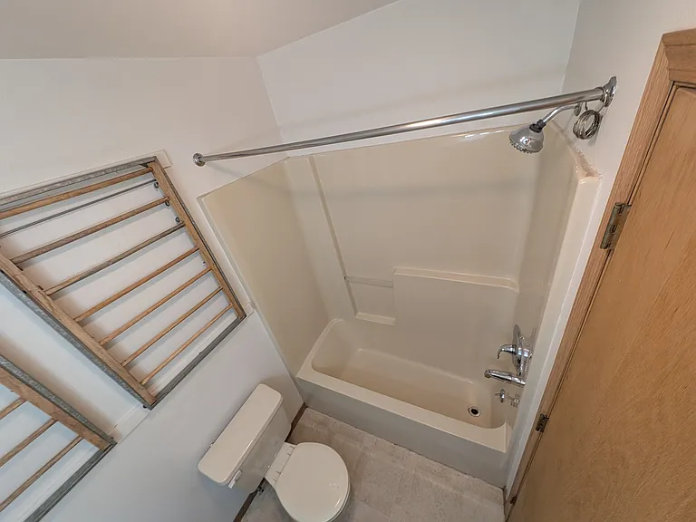 106 Spruce Ct — Photo 10