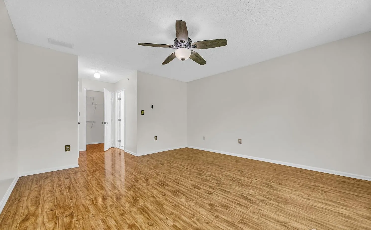 2 bed, 2.5 bath, 1431 sqft, $2,750 — Photo 4