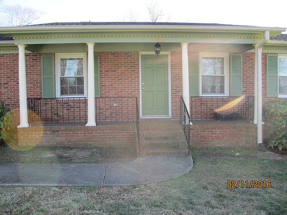 2nd image of 905 Sherwood Ln