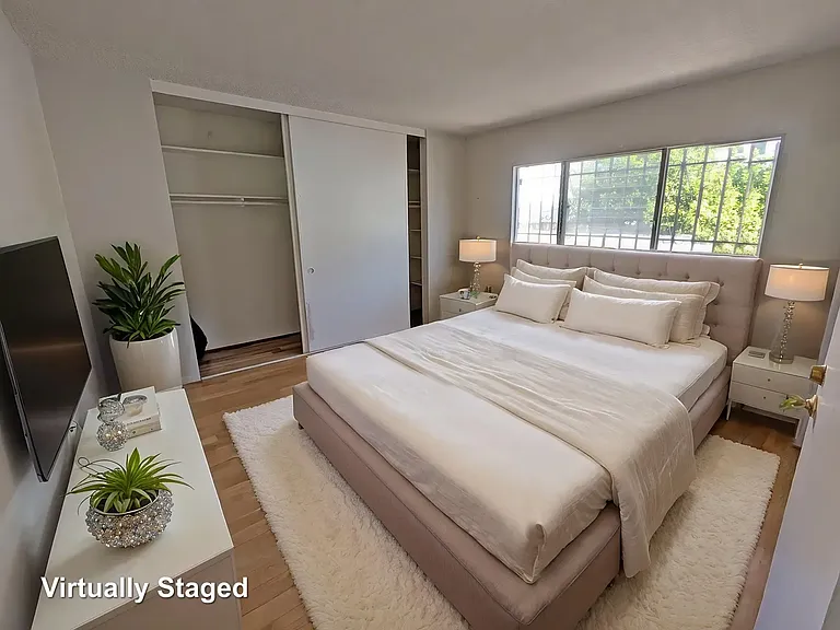 1852 N Wilton Pl #5 — Photo 5