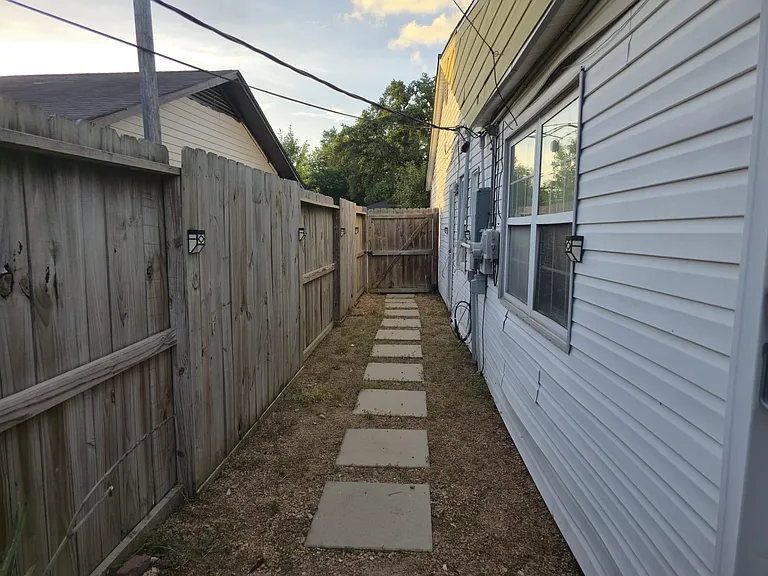 12422 Coulson St — Photo 19