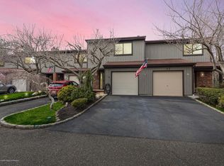 16 Arrowsmith Ct, Matawan, NJ 07747