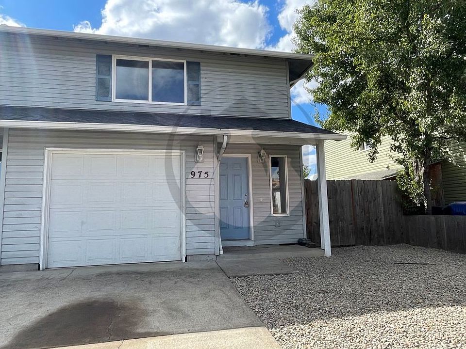 2nd image of 971-975 Charter Pl NE