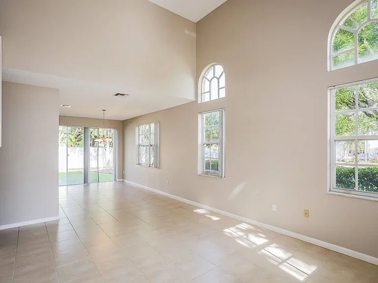 1213 NW 159th Ln — Photo 4