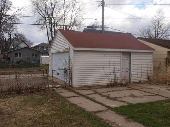 5th image of 1523 Knox Ave N