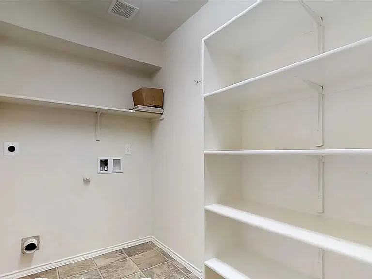 4604 Lookout Mountain Ln — Photo 5