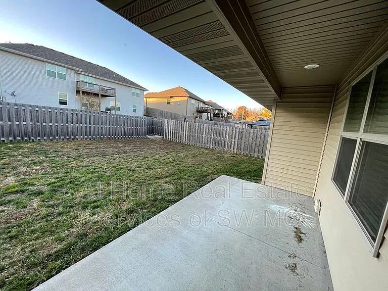 1659 N Eagle Valley Ln — Photo 15