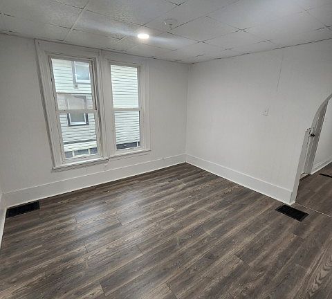 2nd image of 129 Maple Ave #1LOWER