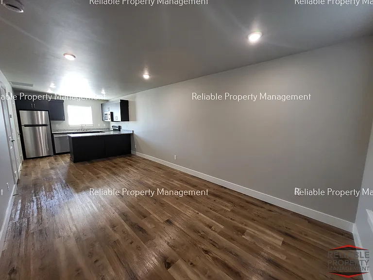 1610 Hannah Ln — Photo 3