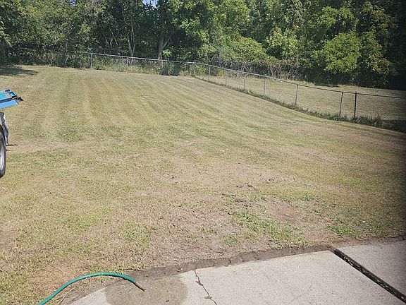 3rd image of 2590 Queenswood Ct