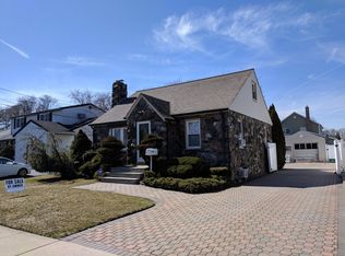 1540 Fenimore St, Bellmore, NY 11710