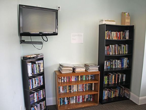 5th image of 1303 N Main St #B