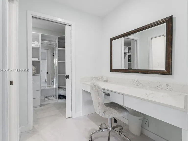 19217 Fisher Island Dr #19217 — Photo 17