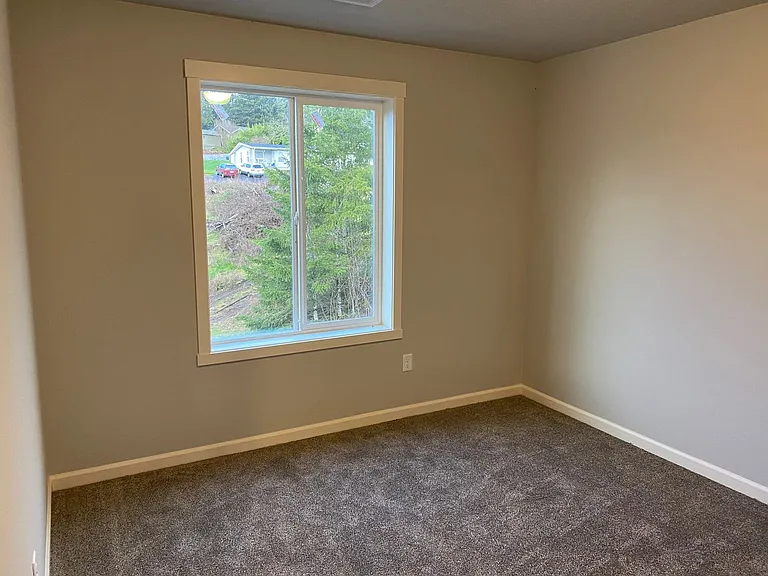 193 Cloverdale Rd #B — Photo 23