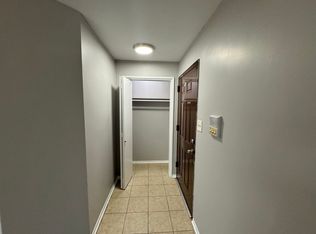 8213 S Exchange Ave APT 8, Chicago, IL 60617