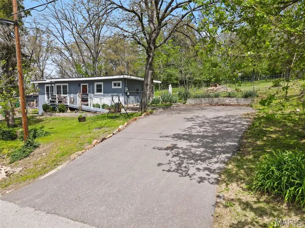 7640 Lake Dr, Cedar Hill, MO 63016