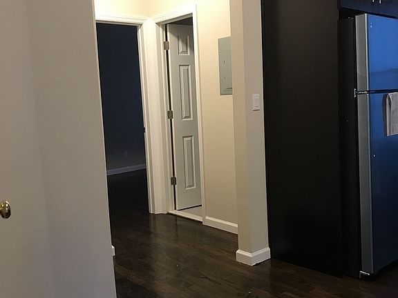 5th image of 2564 33rd St APT 1F