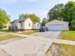 2460 Bangs St, Marinette, WI 54143