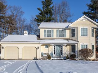 8 Backstretch Ct, Saratoga Springs, NY 12866
