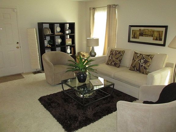 3rd image of 37261 Glenbrook Dr