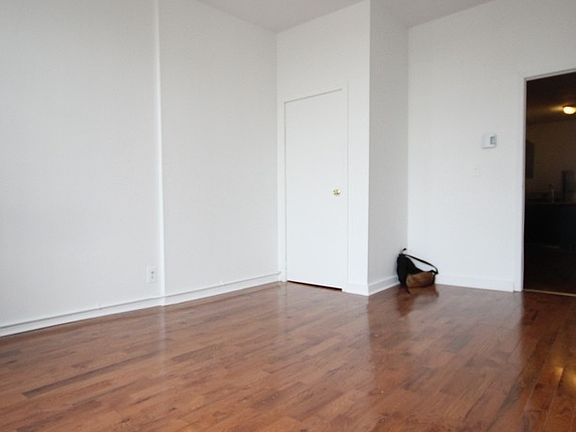 5th image of 311 Troutman St #2C