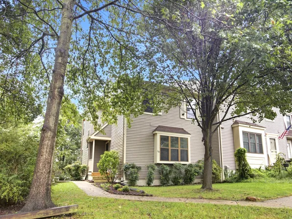 34 Aldridge Ct, Sterling, VA 20165