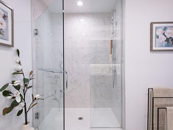 5th image of 1034 N Wells St #1710